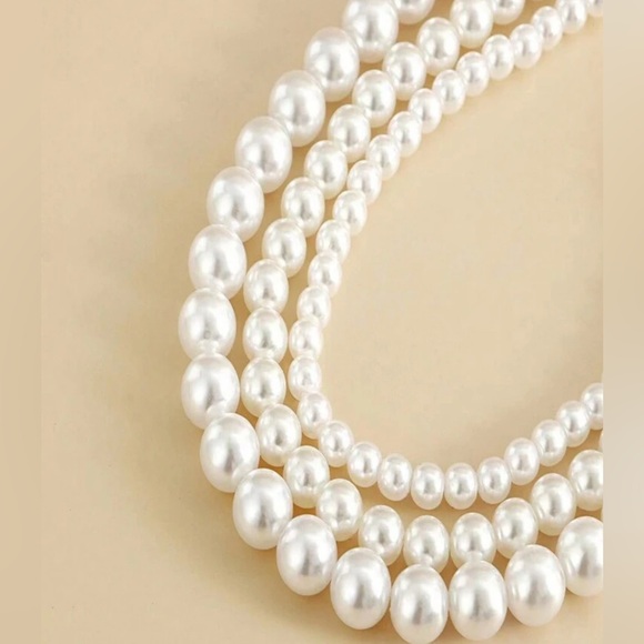 Silver and Pearl Shoe Charm Set with Quilted Floral Pouch - Picture 5 of 10